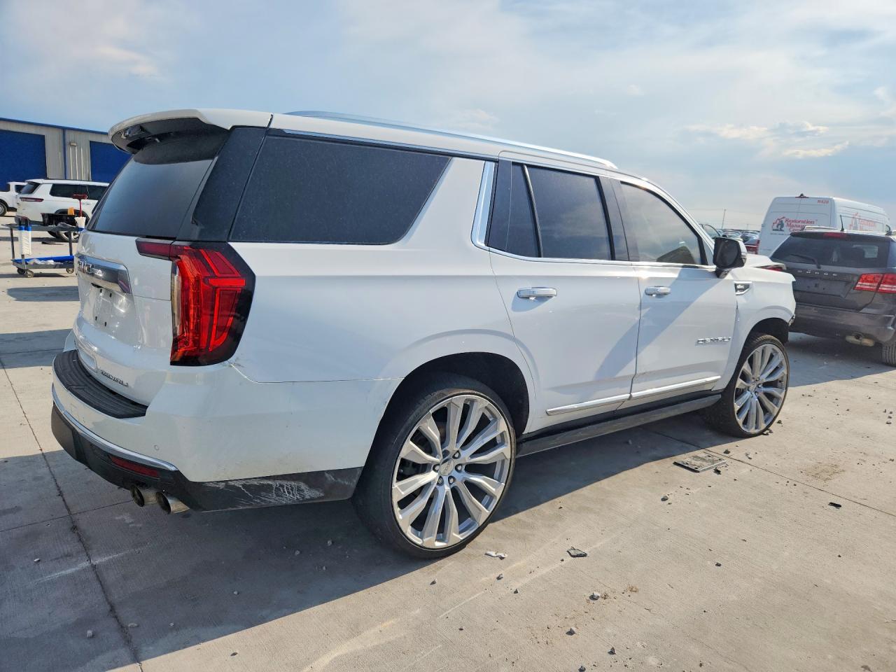2021 GMC Yukon Denali - Image 3
