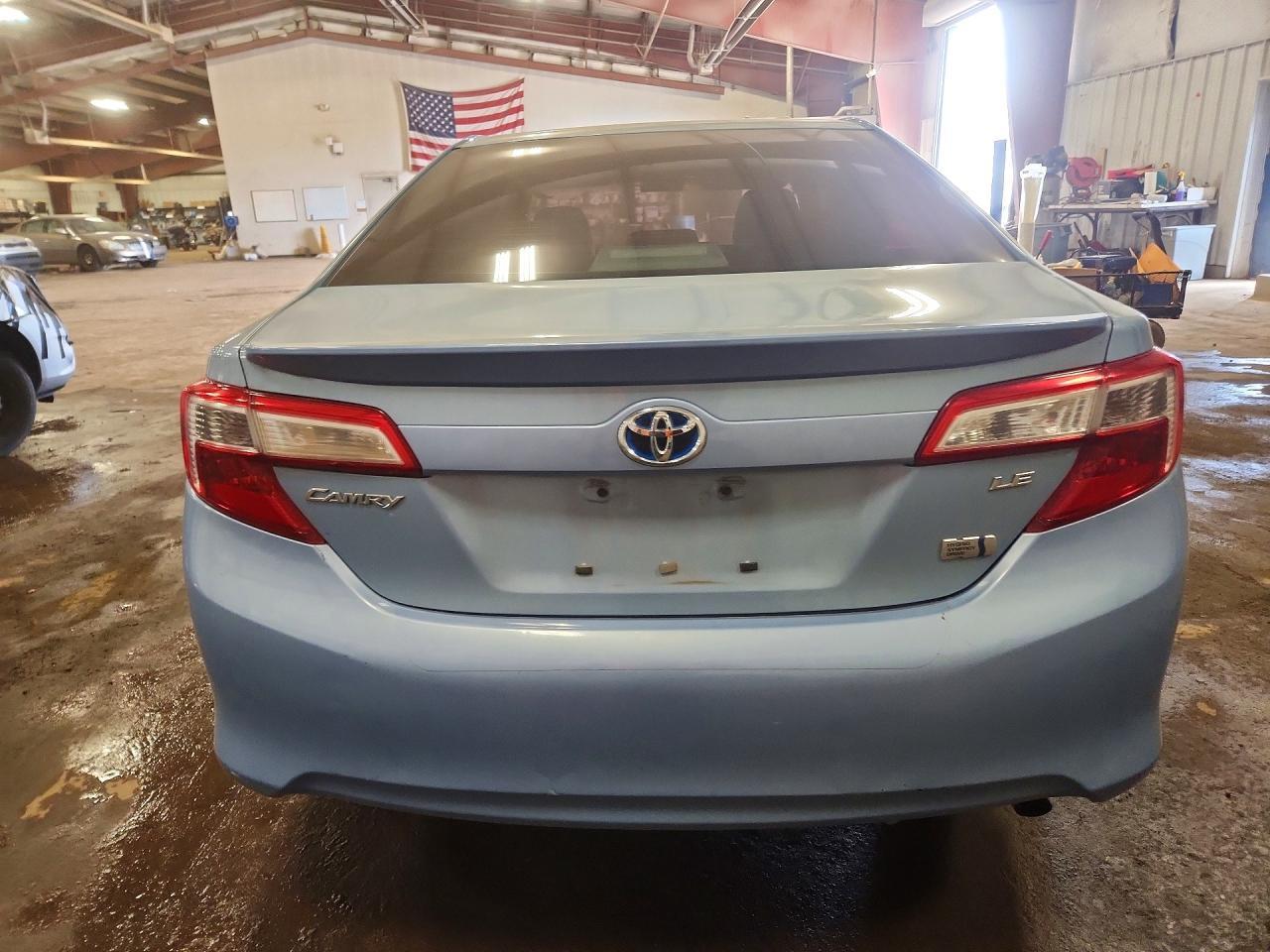 2012 Toyota Camry Hybrid Le - Фото 6