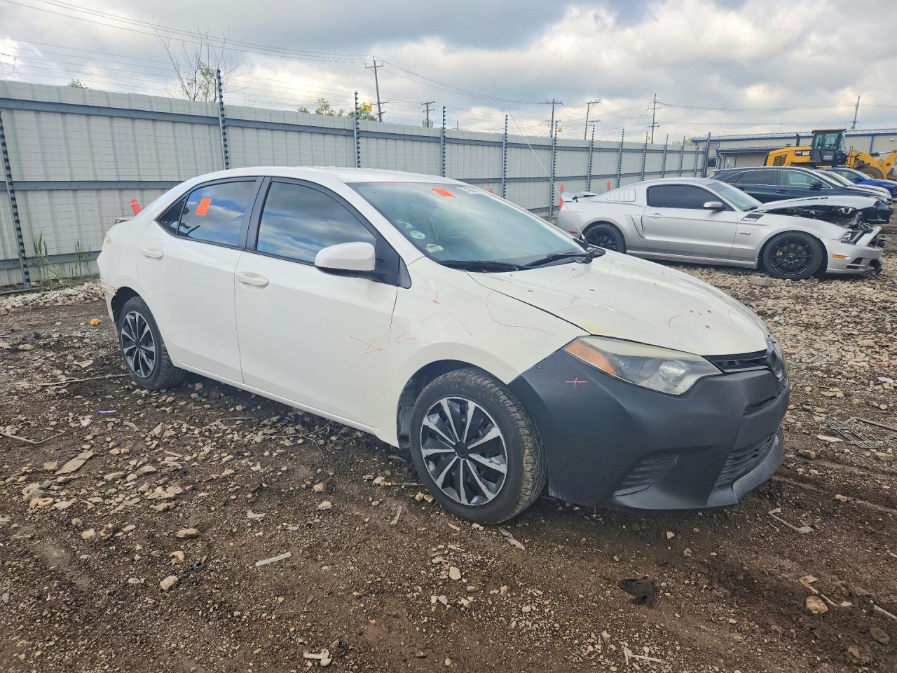 2014 Toyota Corolla Le - Image 4