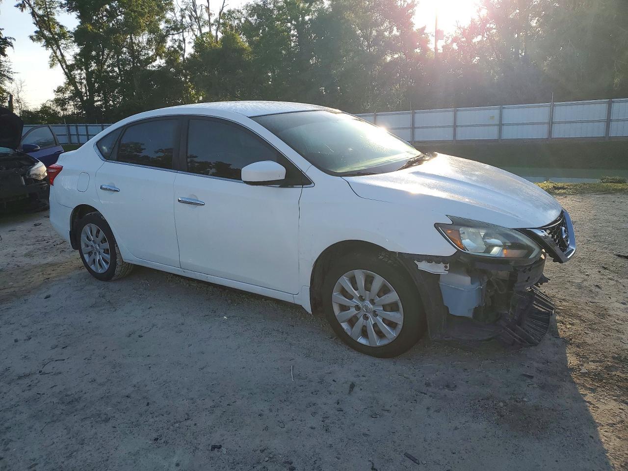 2019 Nissan Sentra S - Фото 4