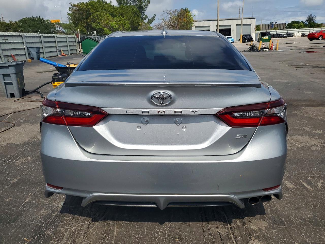 2021 Toyota Camry Se - Фото 6