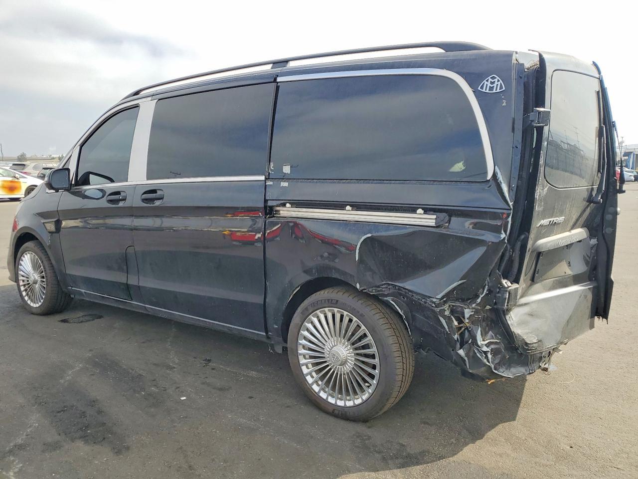 2023 Mercedes-Benz Metris - Image 2