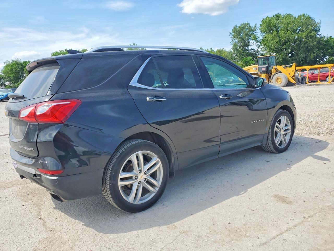 2019 Chevrolet Equinox Premier - Image 3