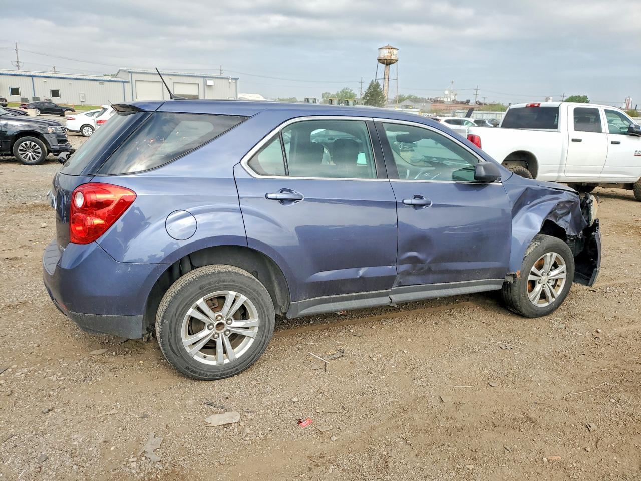 2013 Chevrolet Equinox Ls - Image 3