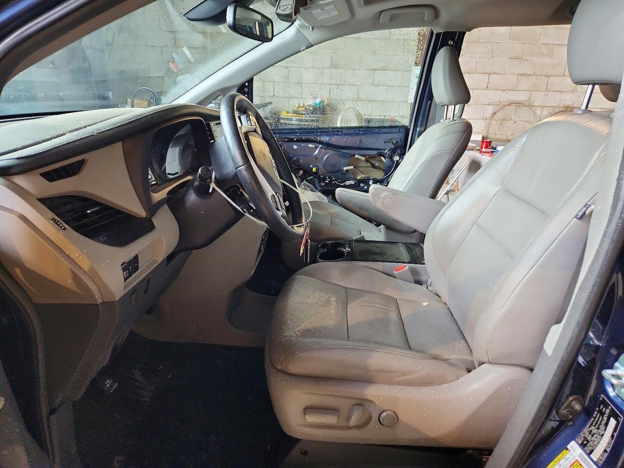 2018 Toyota Sienna Xle 8-Passenger - Фото 7