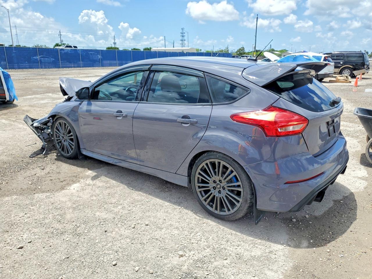 2017 Ford Focus Rs - Фото 2