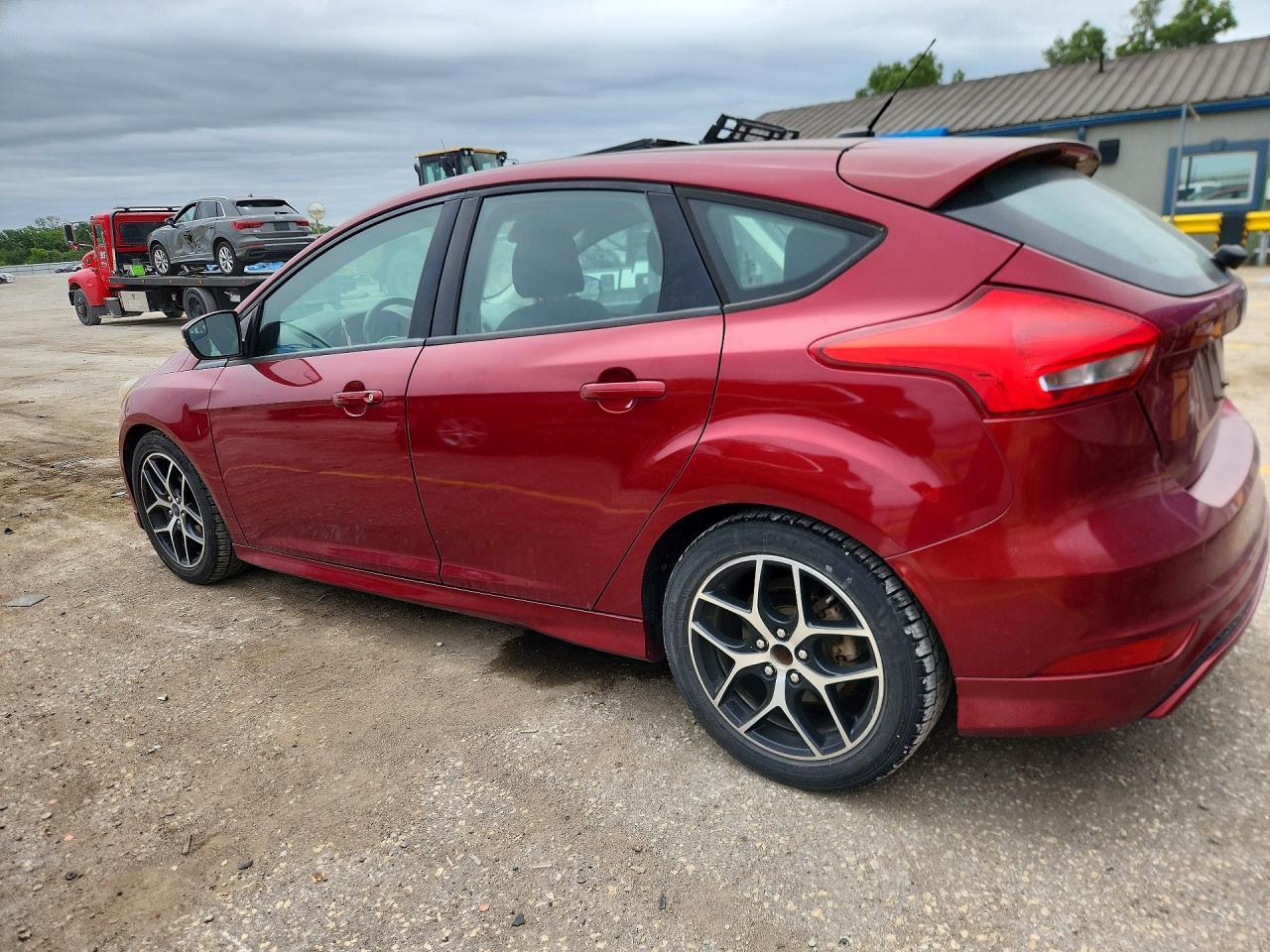 2016 Ford Focus Se - Image 2