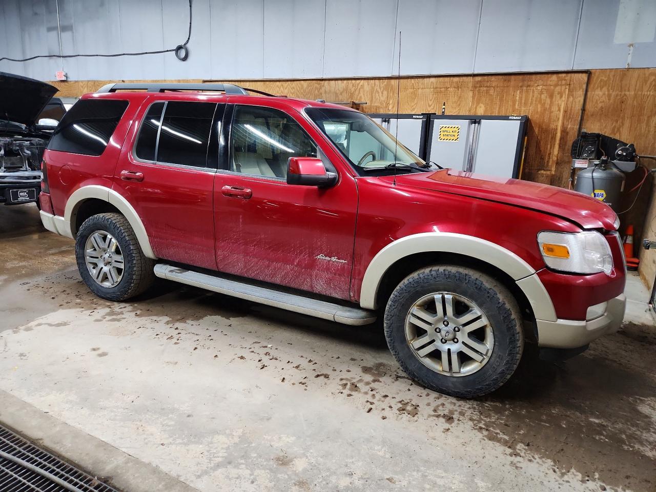 2010 Ford Explorer Eddie Bauer - Фото 4