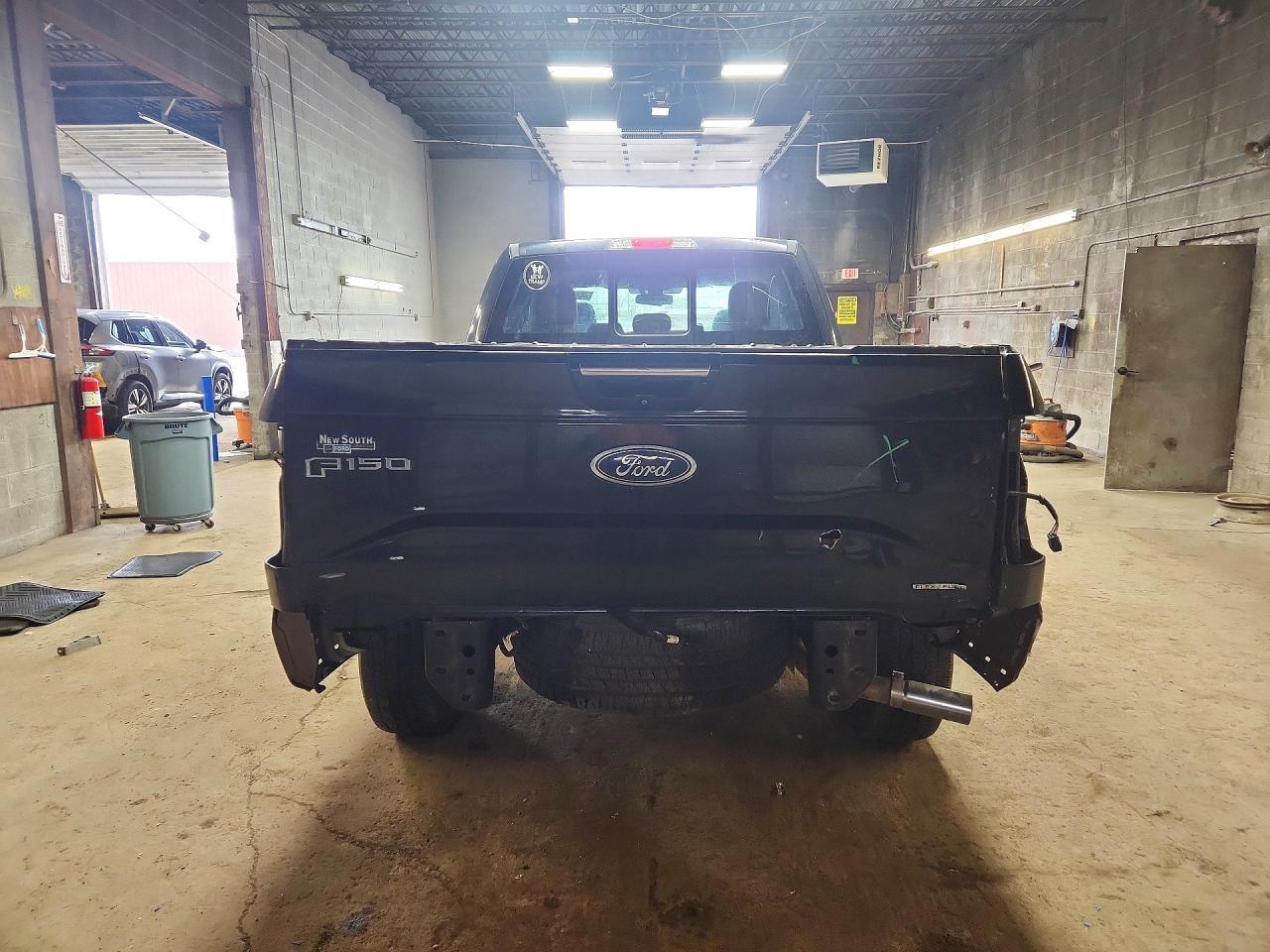 2015 Ford F150 Super Cab - Фото 6