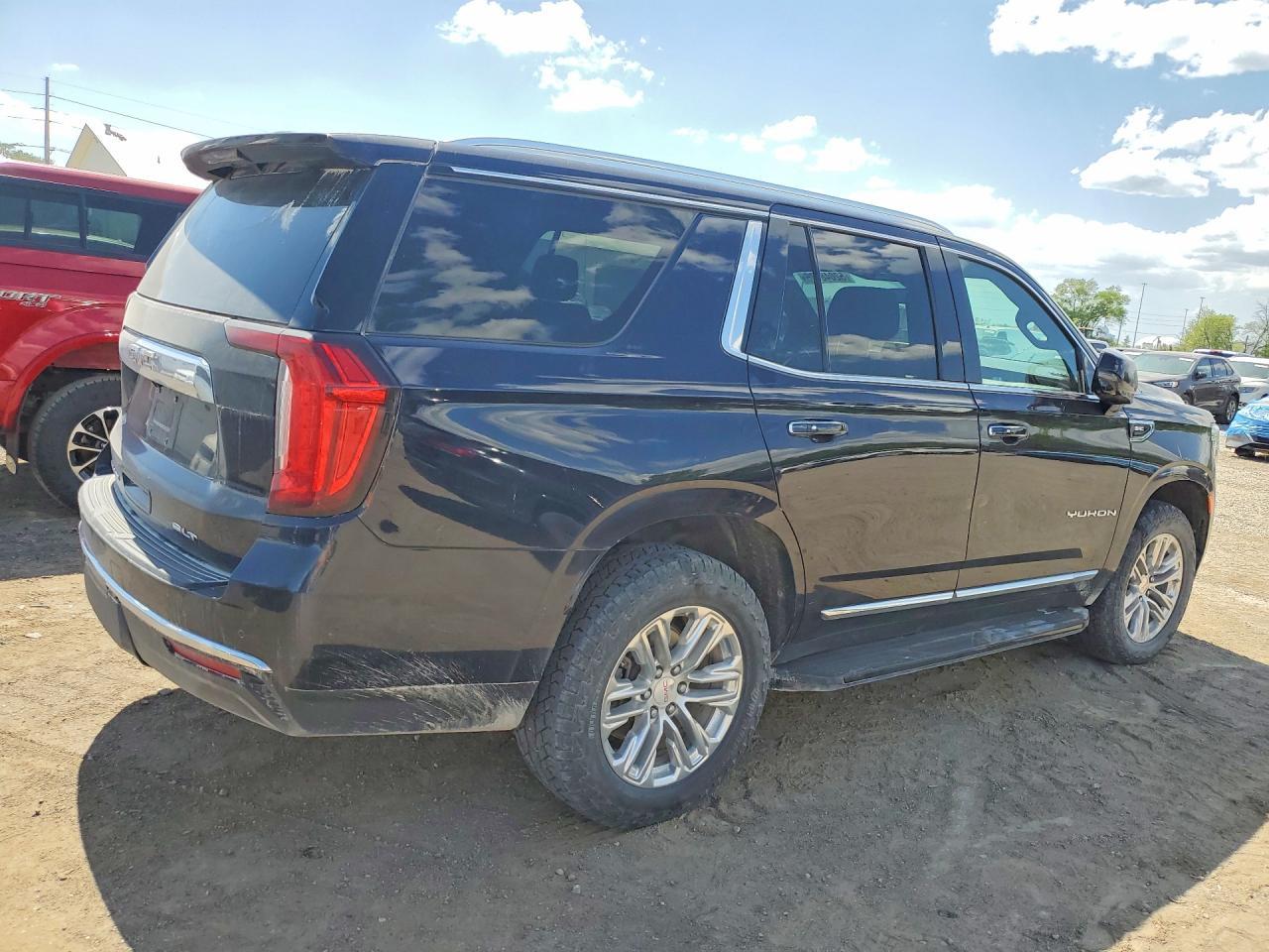 2022 GMC Yukon Slt - Image 3
