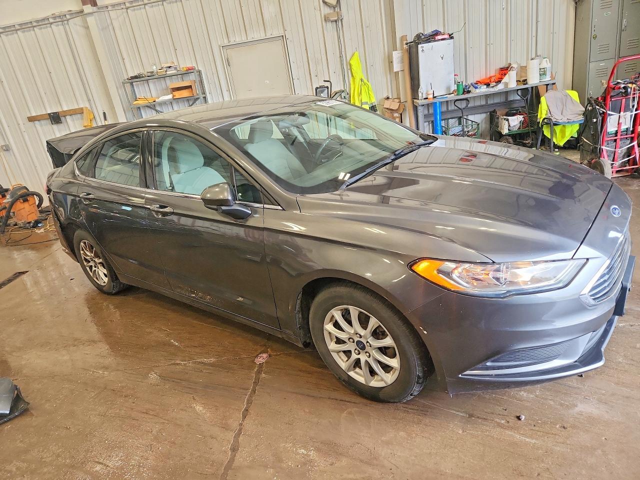 2017 Ford Fusion S - Фото 4