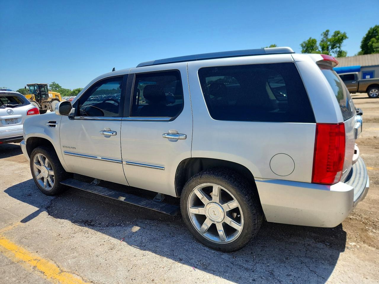 2010 Cadillac Escalade Premium - Image 2