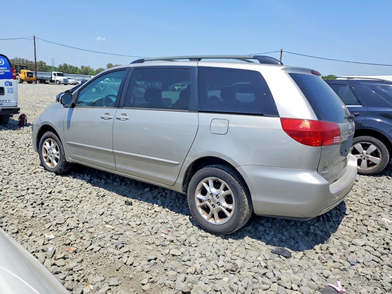 2005 Toyota Sienna - Фото 2