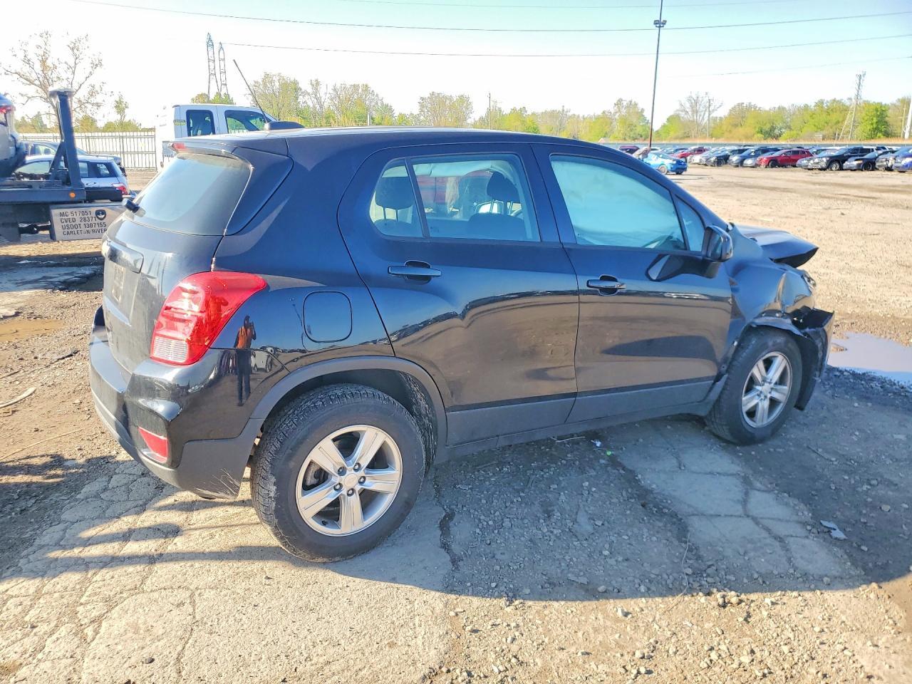 2019 Chevrolet Trax Ls - Image 3