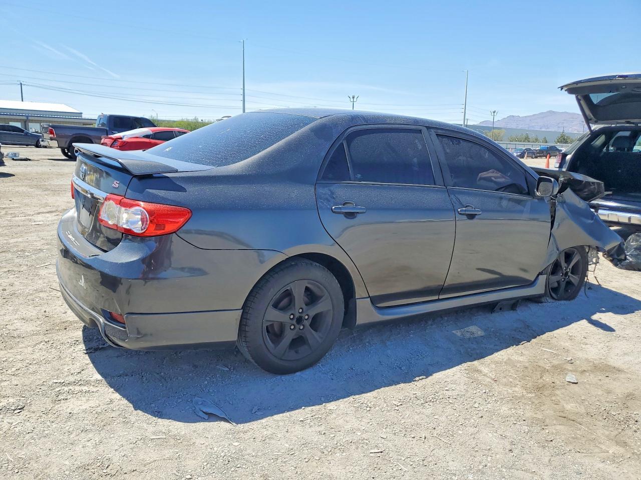 2013 Toyota Corolla B/S/Le - Фото 3
