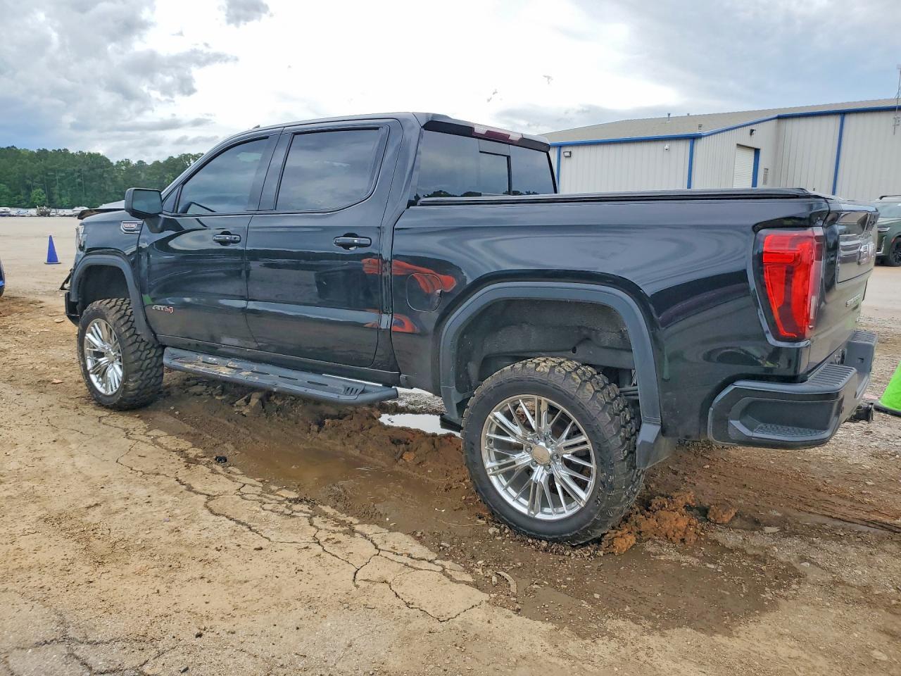 2019 GMC Sierra K1500 At4 - Image 2