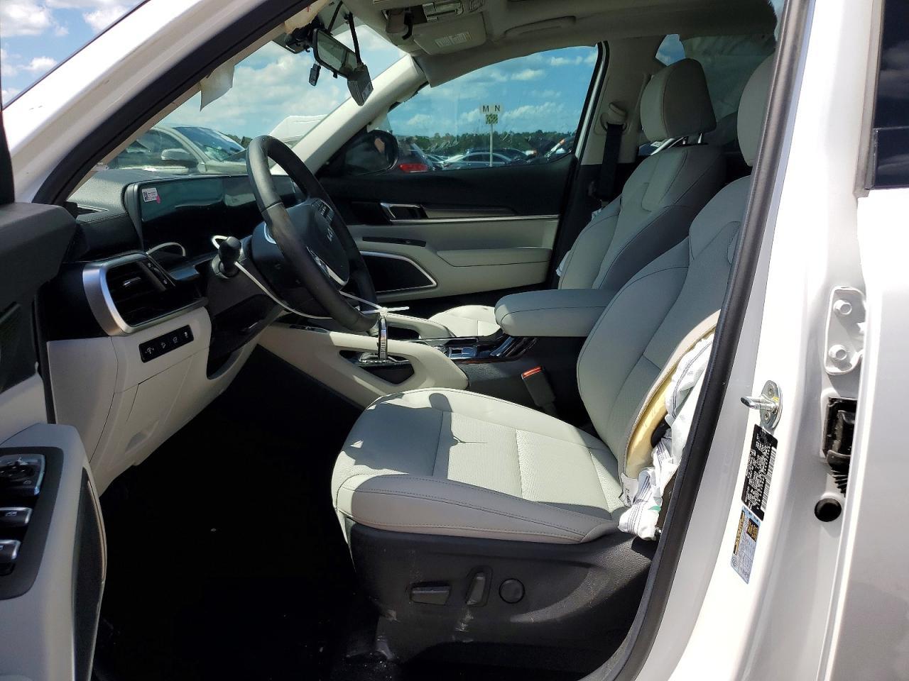 2025 Kia Telluride S - Image 7