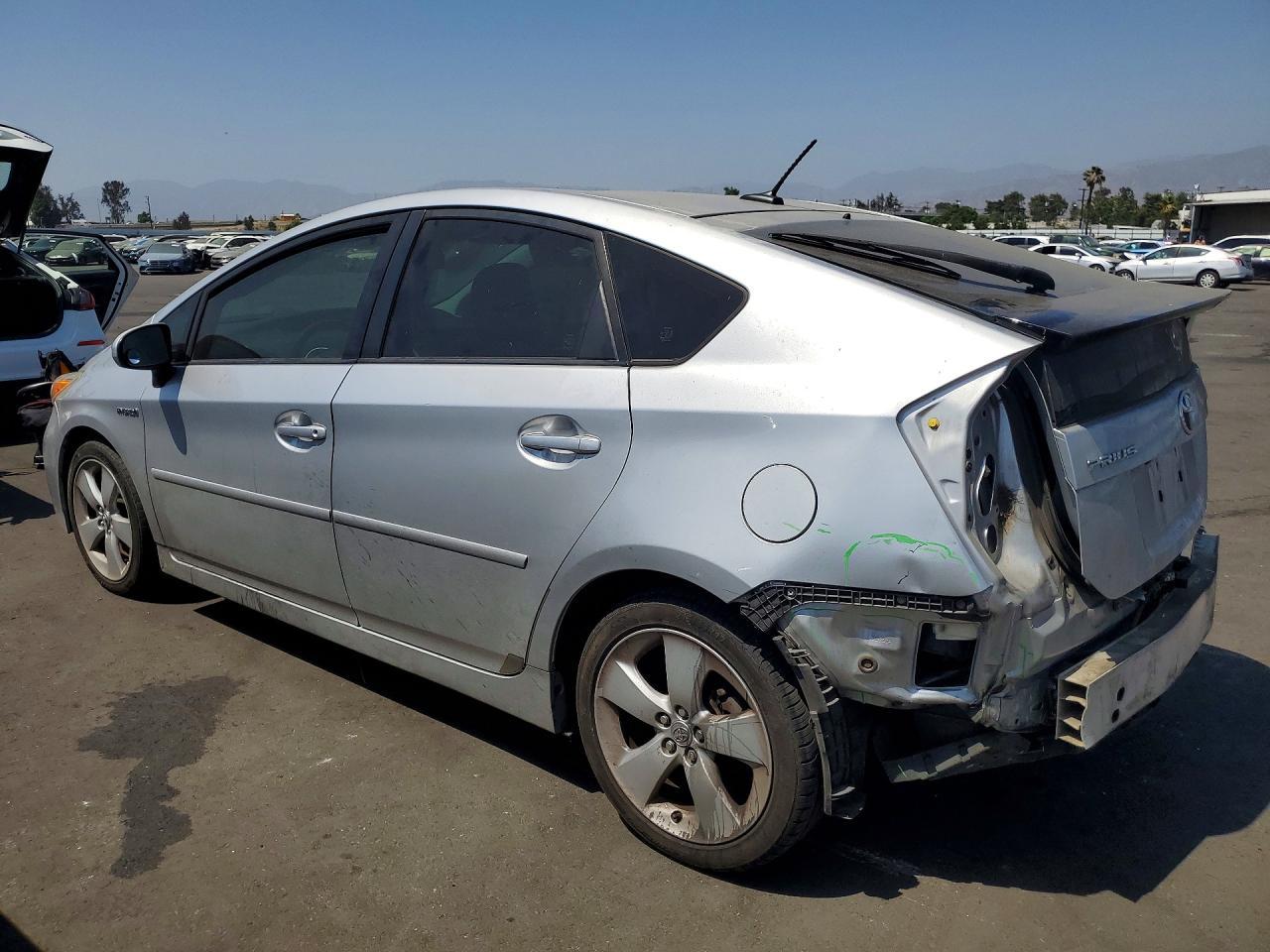 2013 Toyota Prius Five - Фото 2
