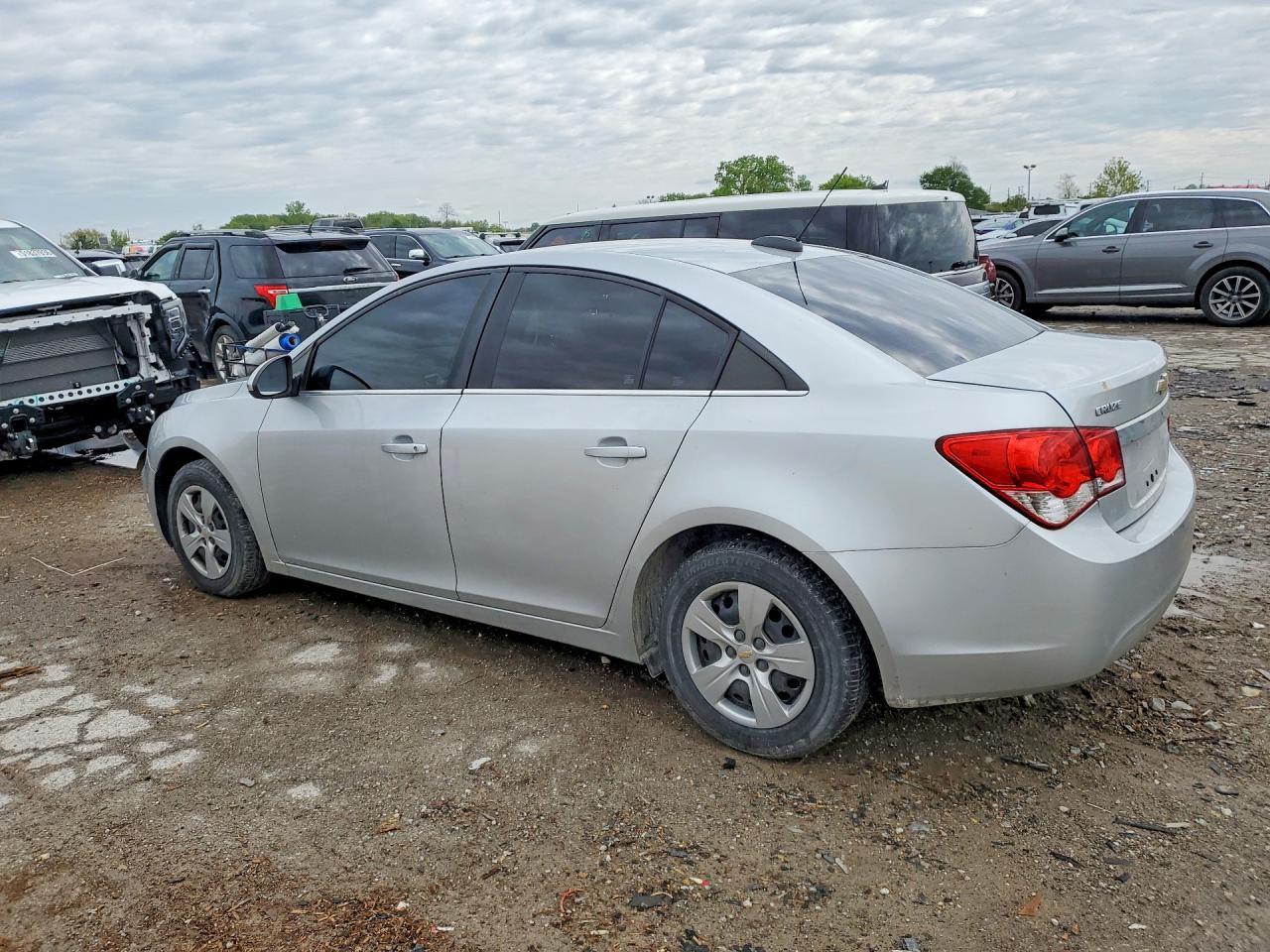 2016 Chevrolet Cruze Limited Lt - Image 2