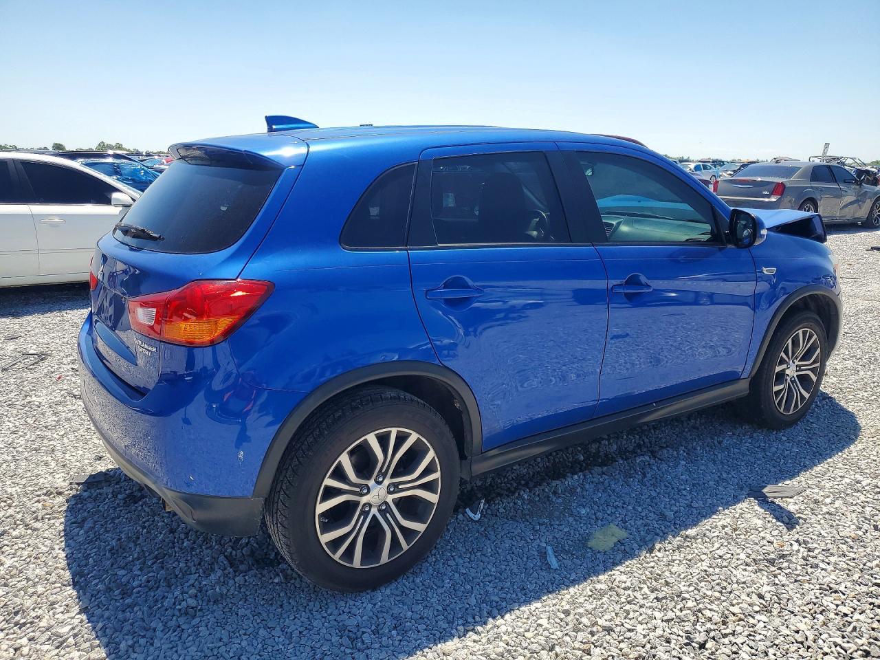 2017 Mitsubishi Outlander Sport - Фото 3