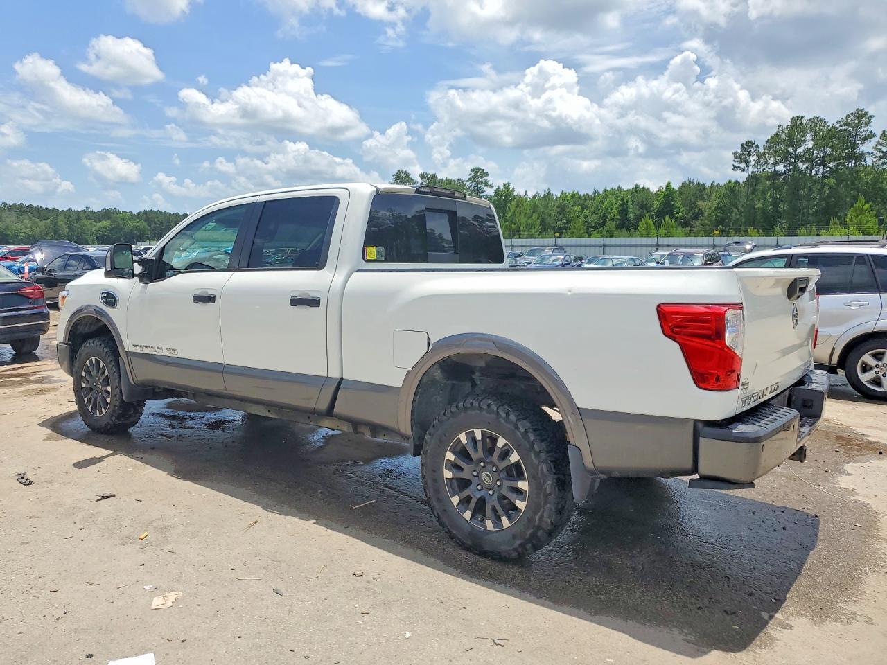 2019 Nissan Titan Xd S - Фото 2