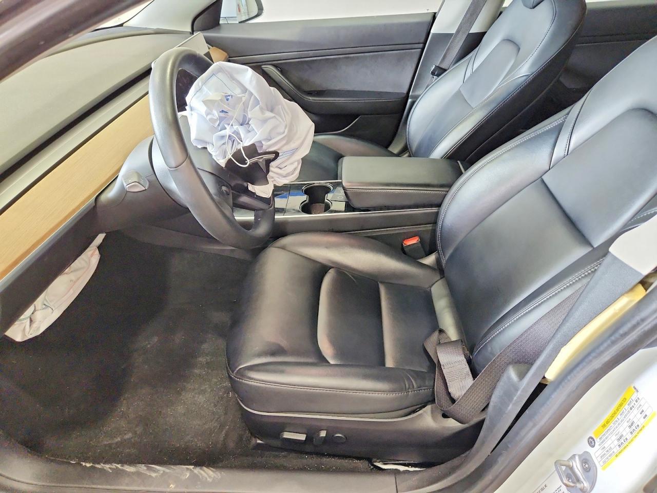 2020 Tesla Model 3 - Фото 7