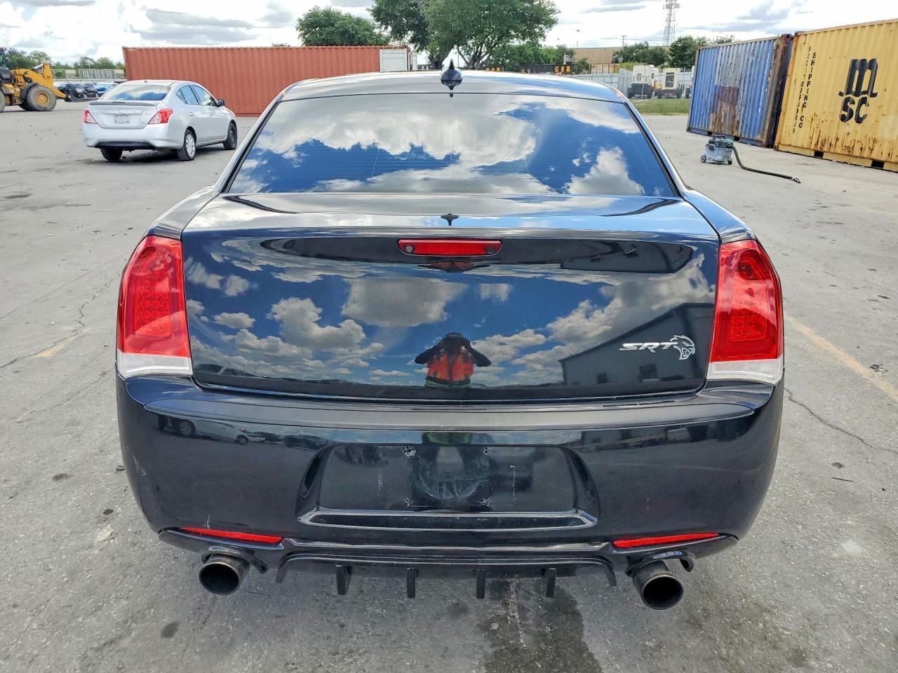2016 Chrysler 300C - Фото 6