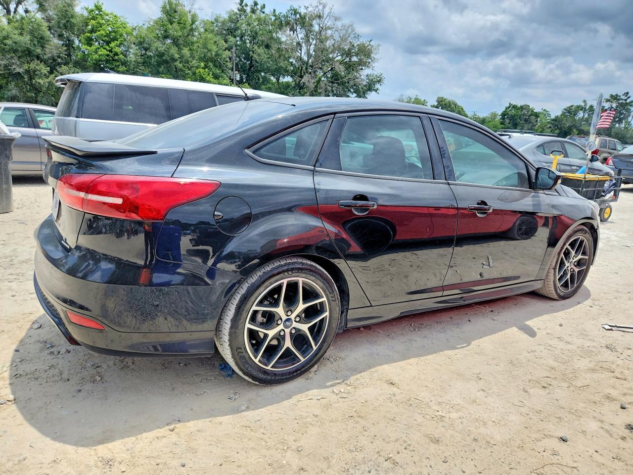 2015 Ford Focus Se - Image 3