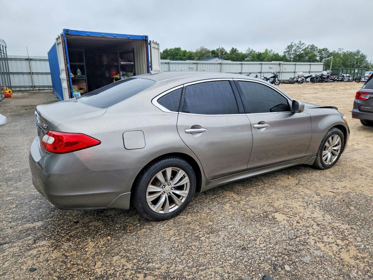 2012 Infiniti M37 Base - Image 3