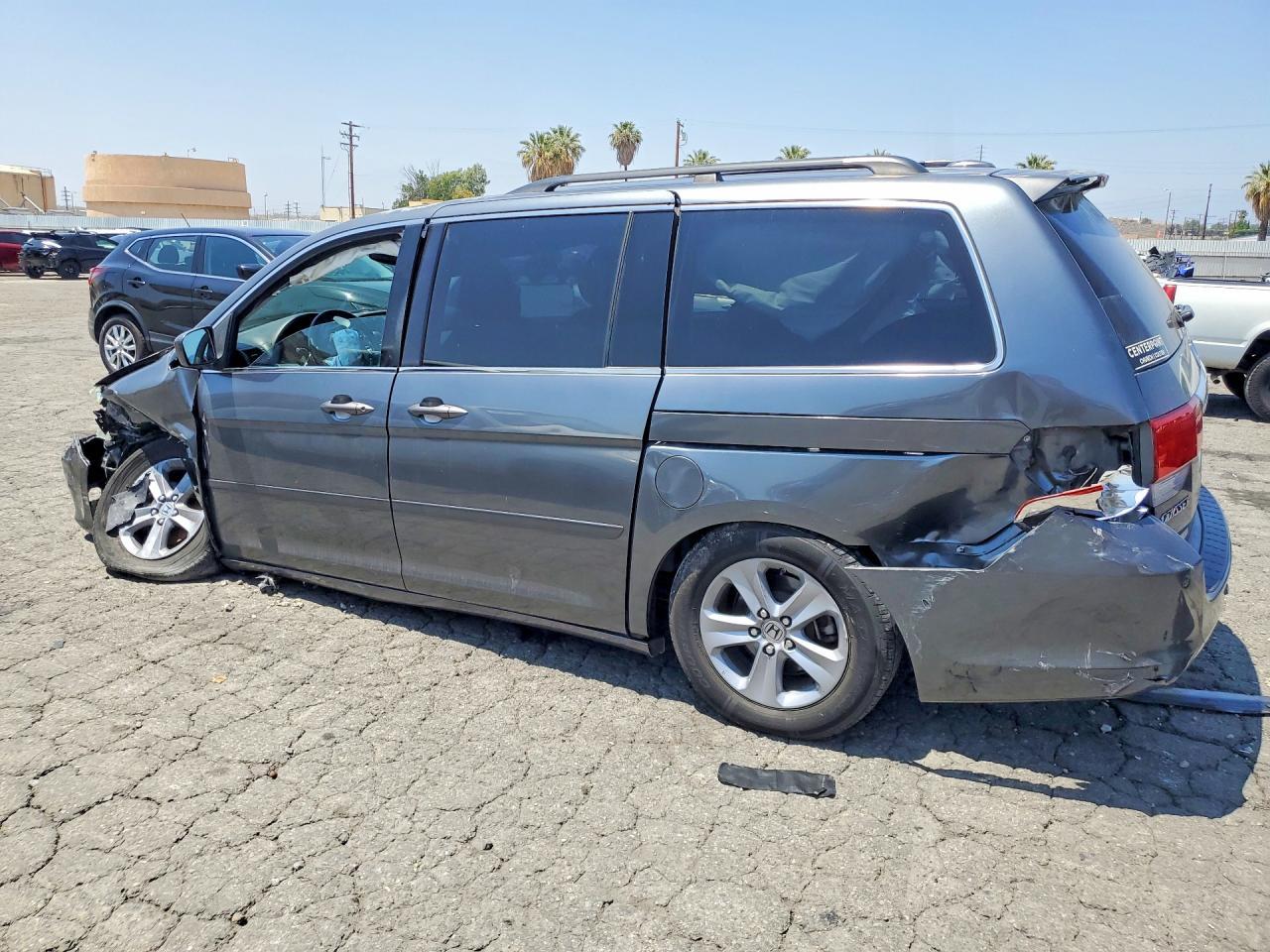 2010 Honda Odyssey Touring - Фото 2