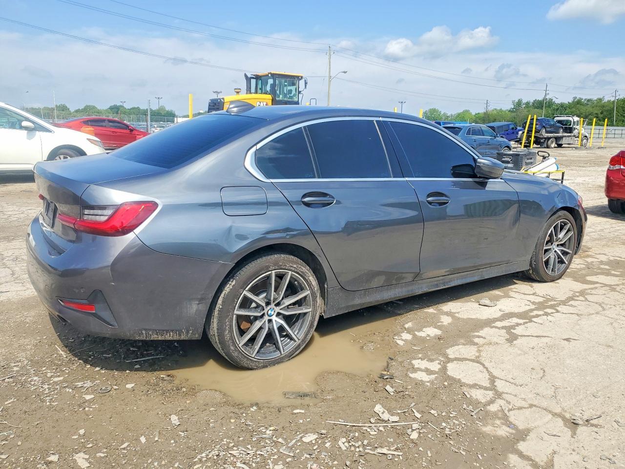 2021 BMW 330Xi - Image 3