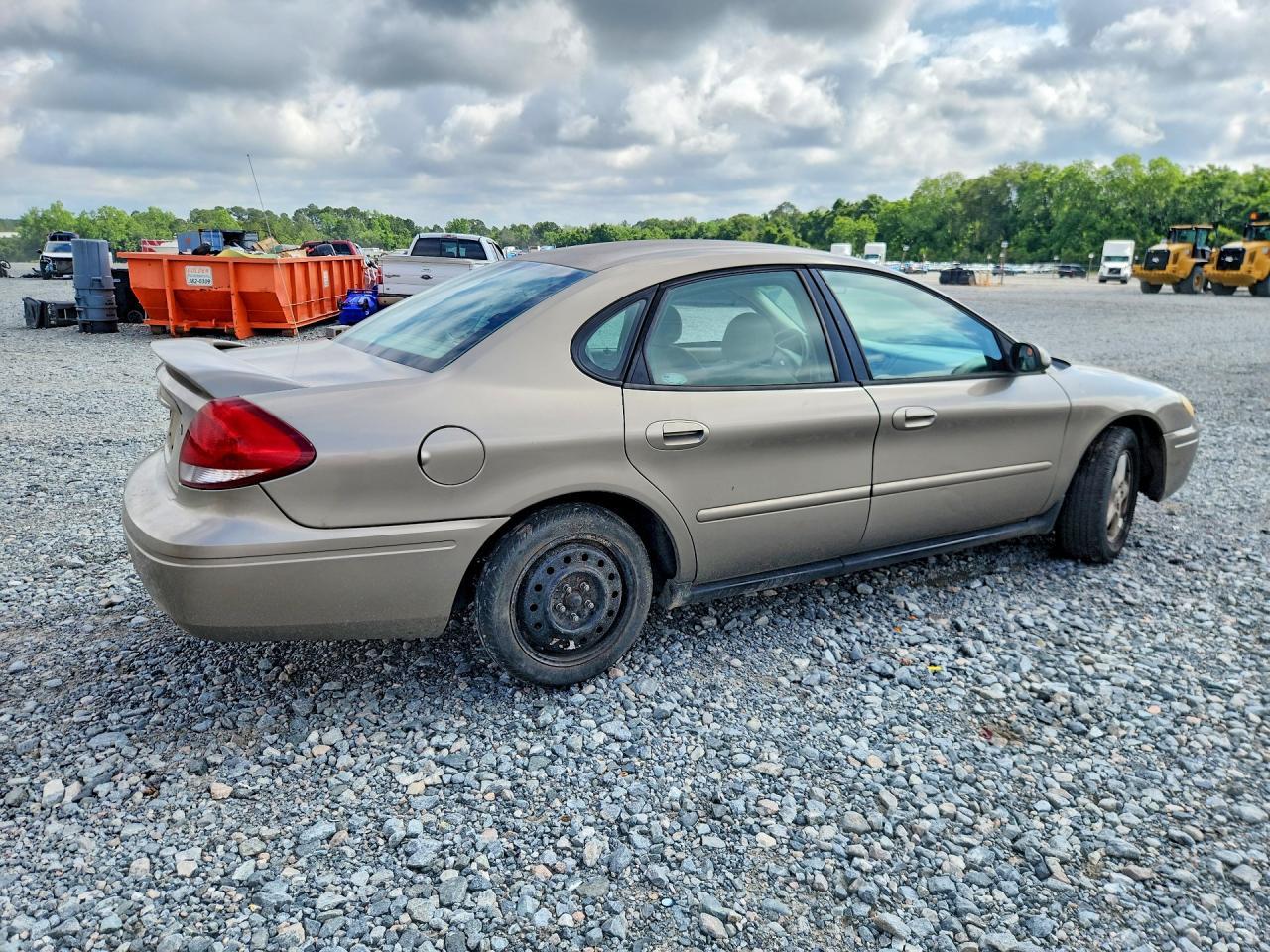 2004 Ford Taurus Se - Image 3