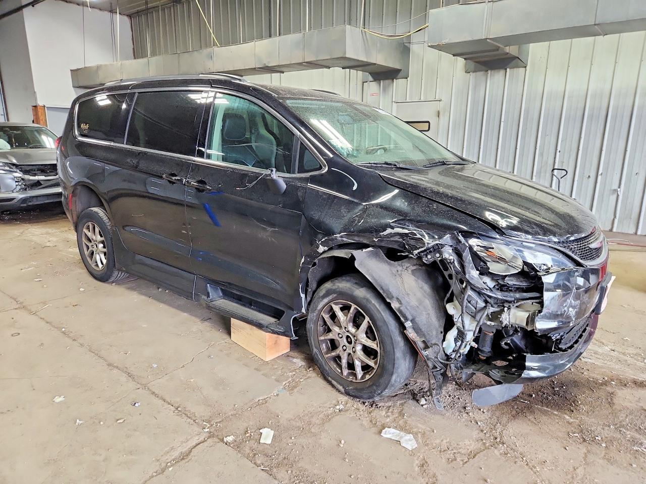 2021 Chrysler Voyager Lxi - Фото 4