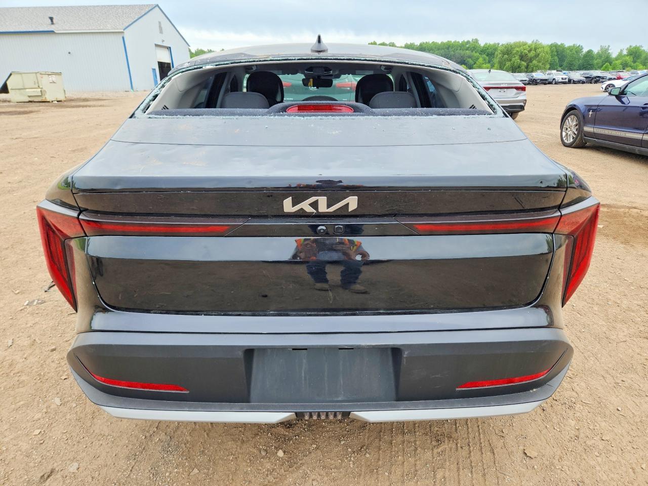 2025 Kia K4 Lxs - Image 6
