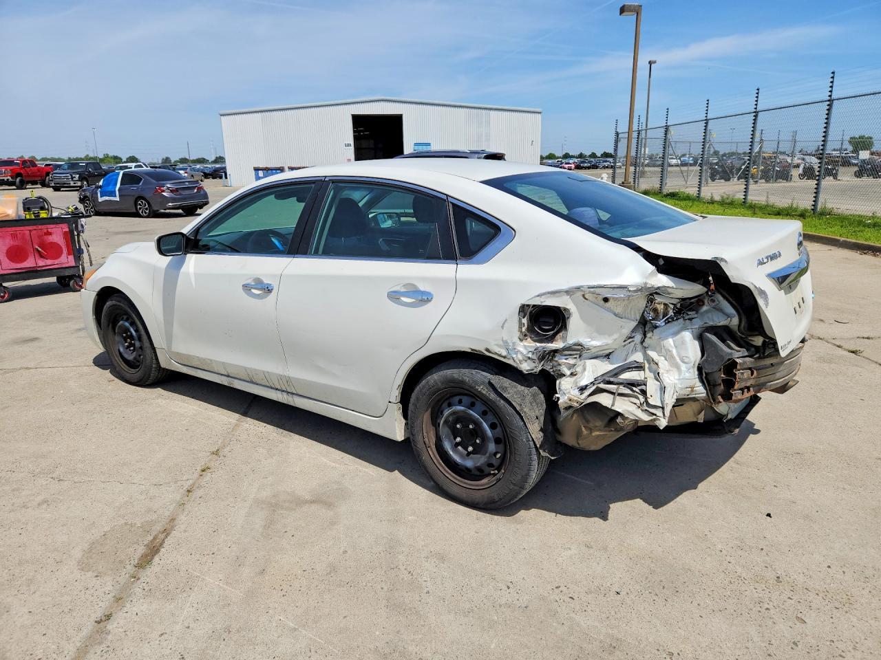2014 Nissan Altima 2.5 S - Image 2