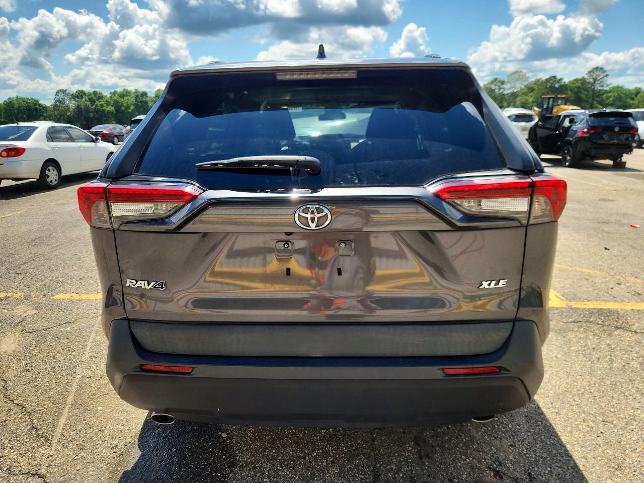 2019 Toyota Rav4 Xle - Image 6