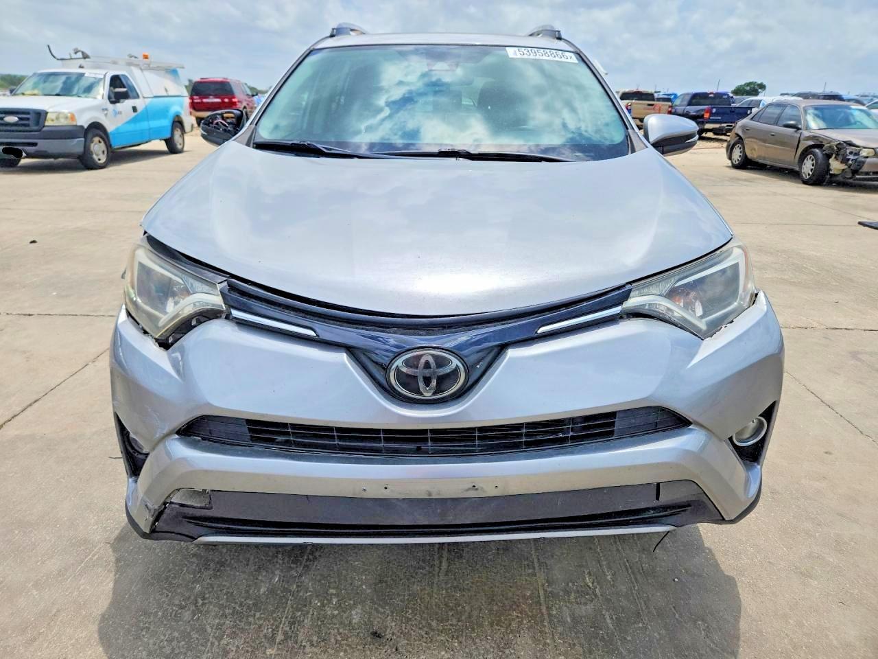 2017 Toyota Rav4 Xle - Image 5