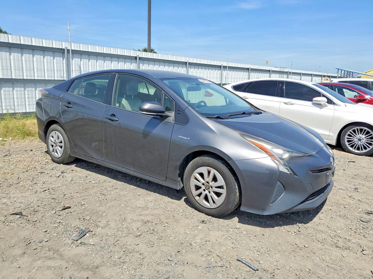 2016 Toyota Prius Two - Фото 4