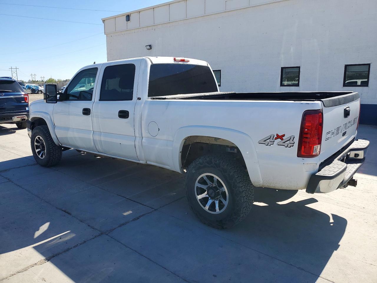 2006 Chevrolet Silverado K2500 Heavy Duty - Image 2