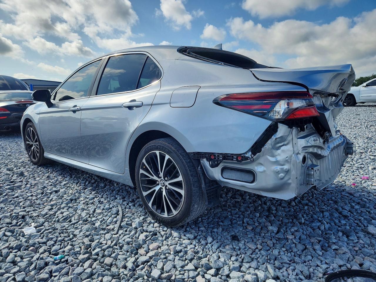 2022 Toyota Camry Le - Image 2