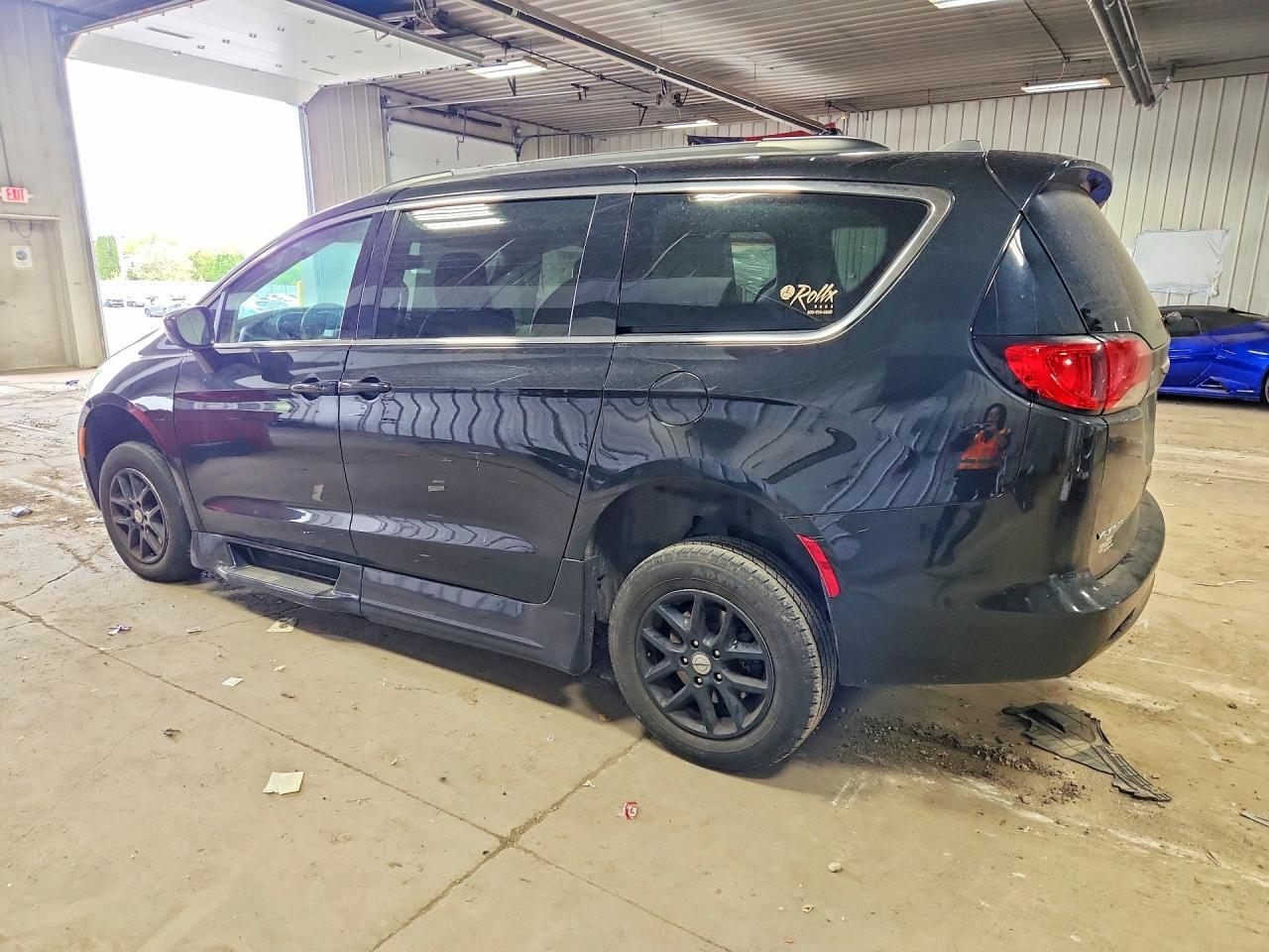 2021 Chrysler Voyager Lxi - Фото 2