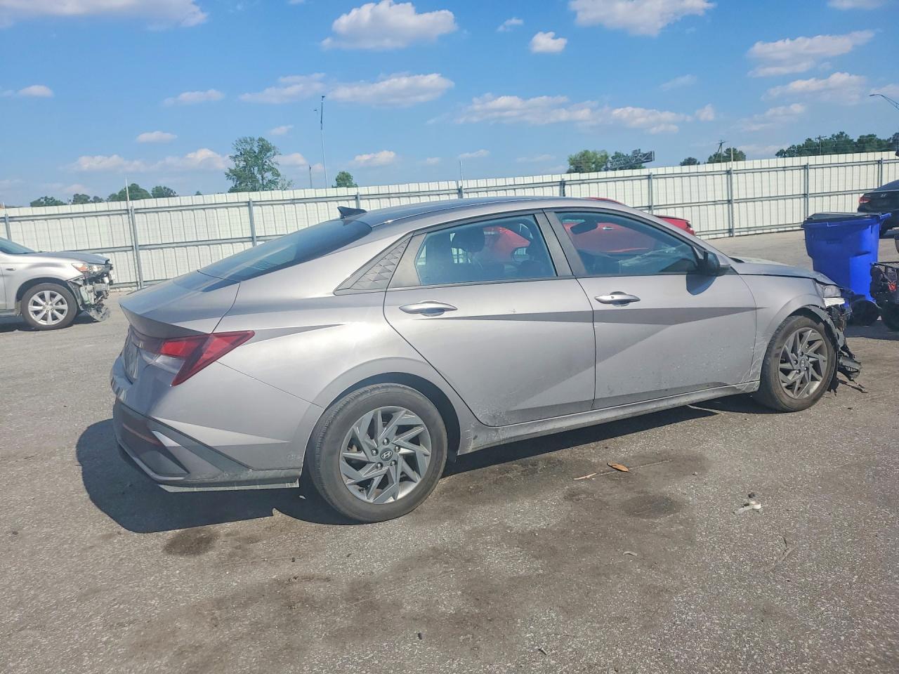 2024 Hyundai Elantra Sel - Фото 3