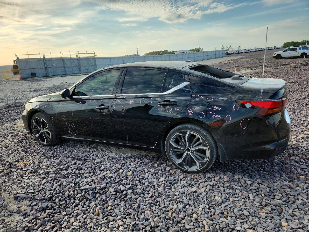 2023 Nissan Altima Sr - Image 2