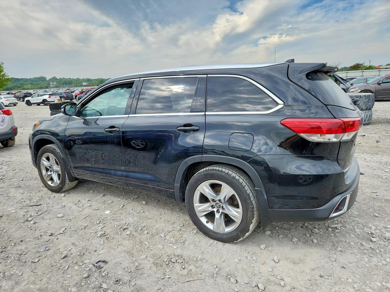 2019 Toyota Highlander Limited - Фото 2