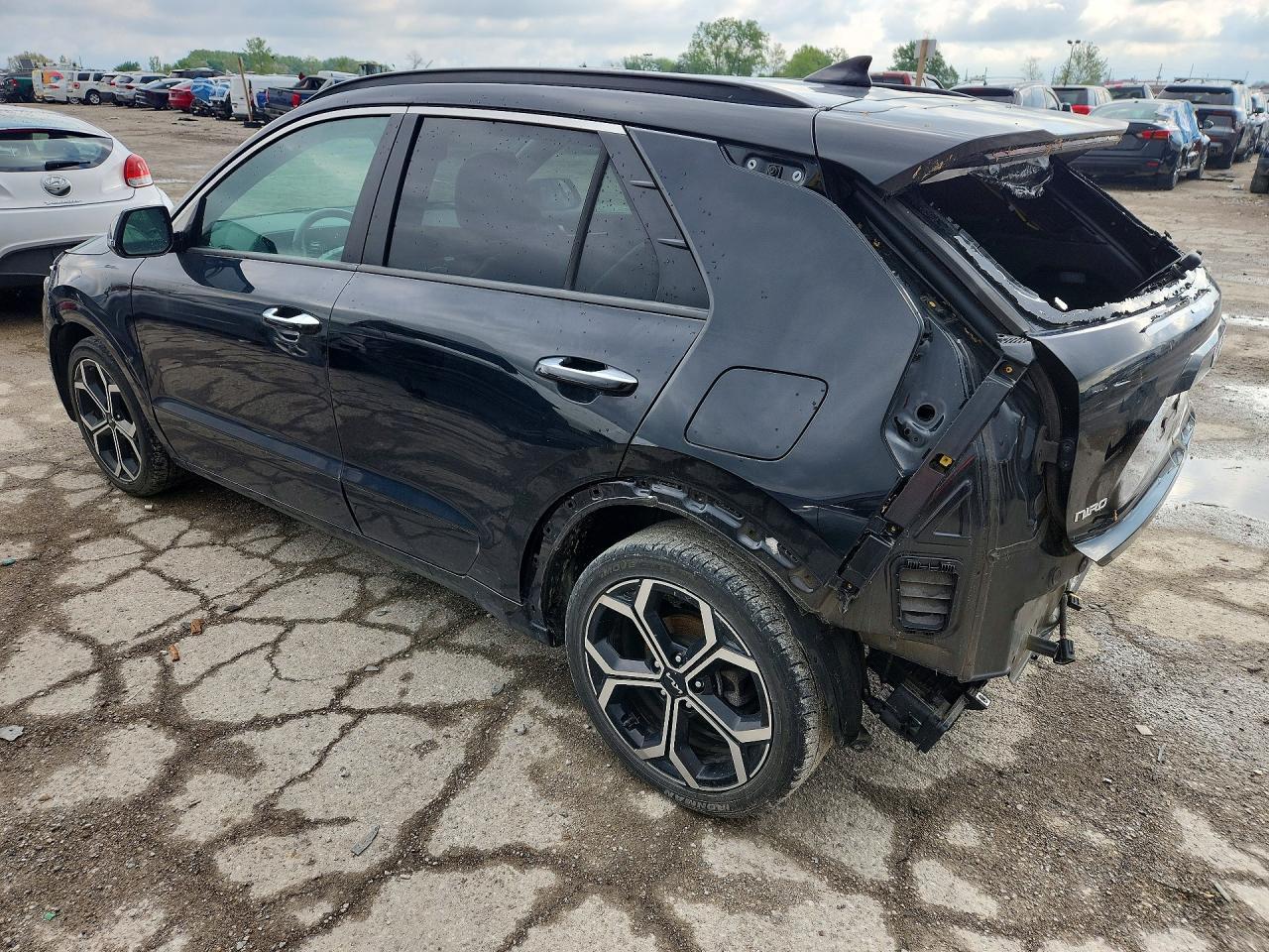 2023 Kia Niro Sx - Image 2