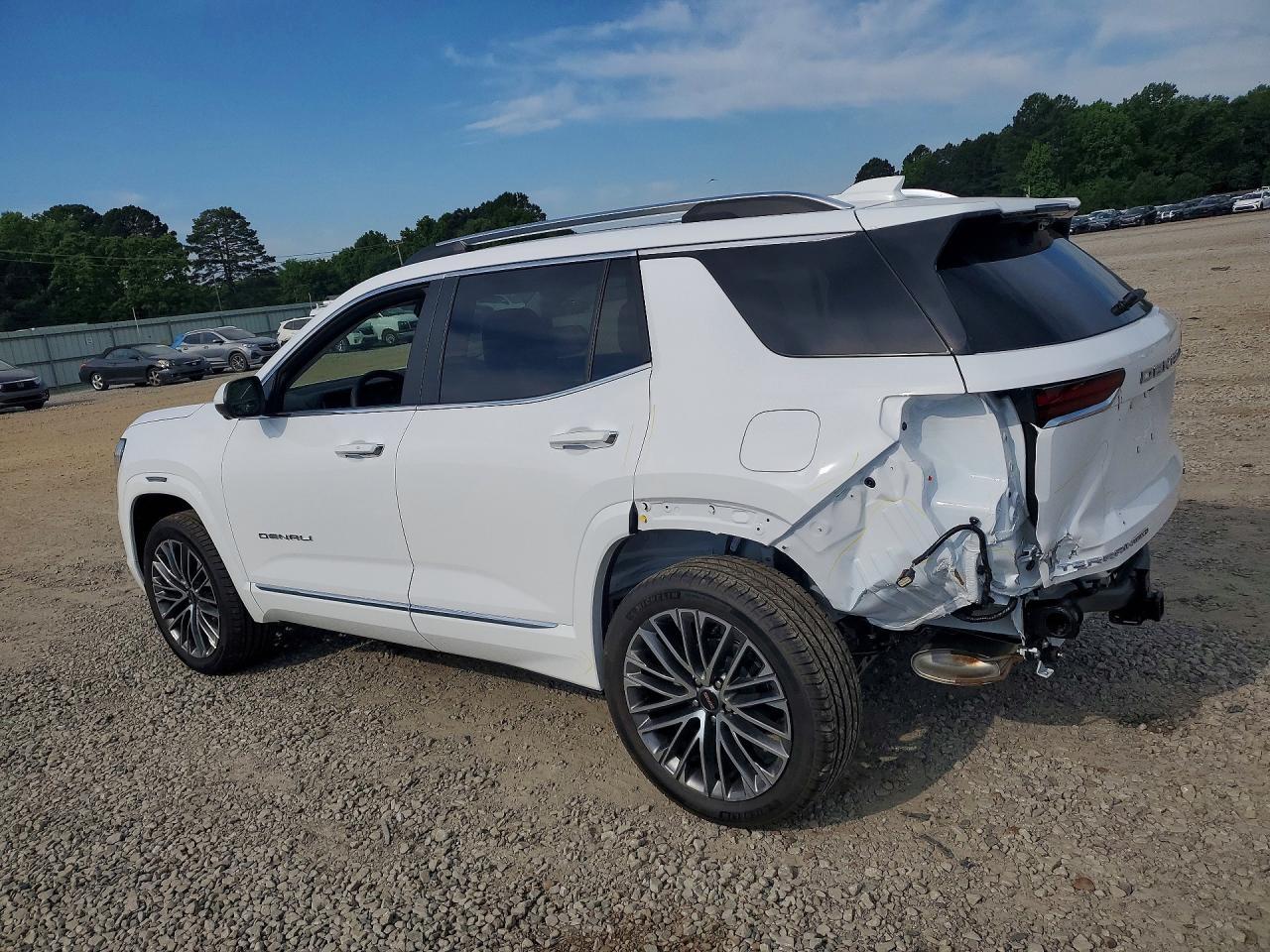 2026 GMC Terrain Denali - Фото 2