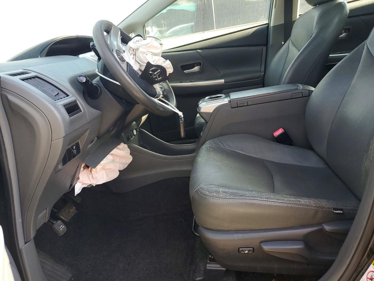2013 Toyota Prius V Three - Image 7