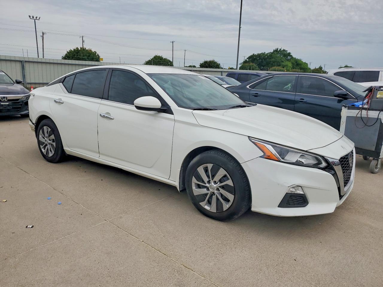 2019 Nissan Altima S - Фото 4