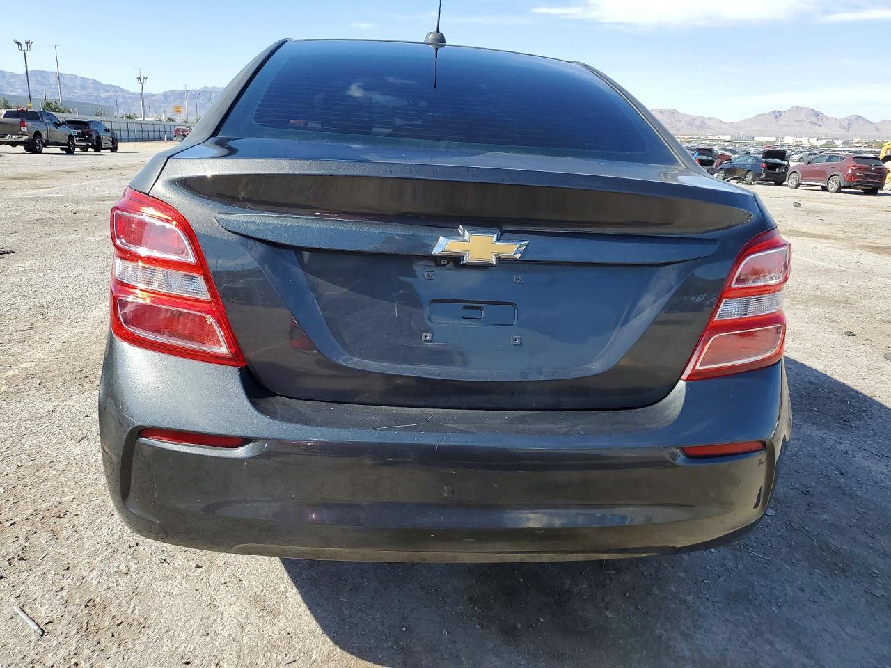 2017 Chevrolet Sonic Lt - Фото 6