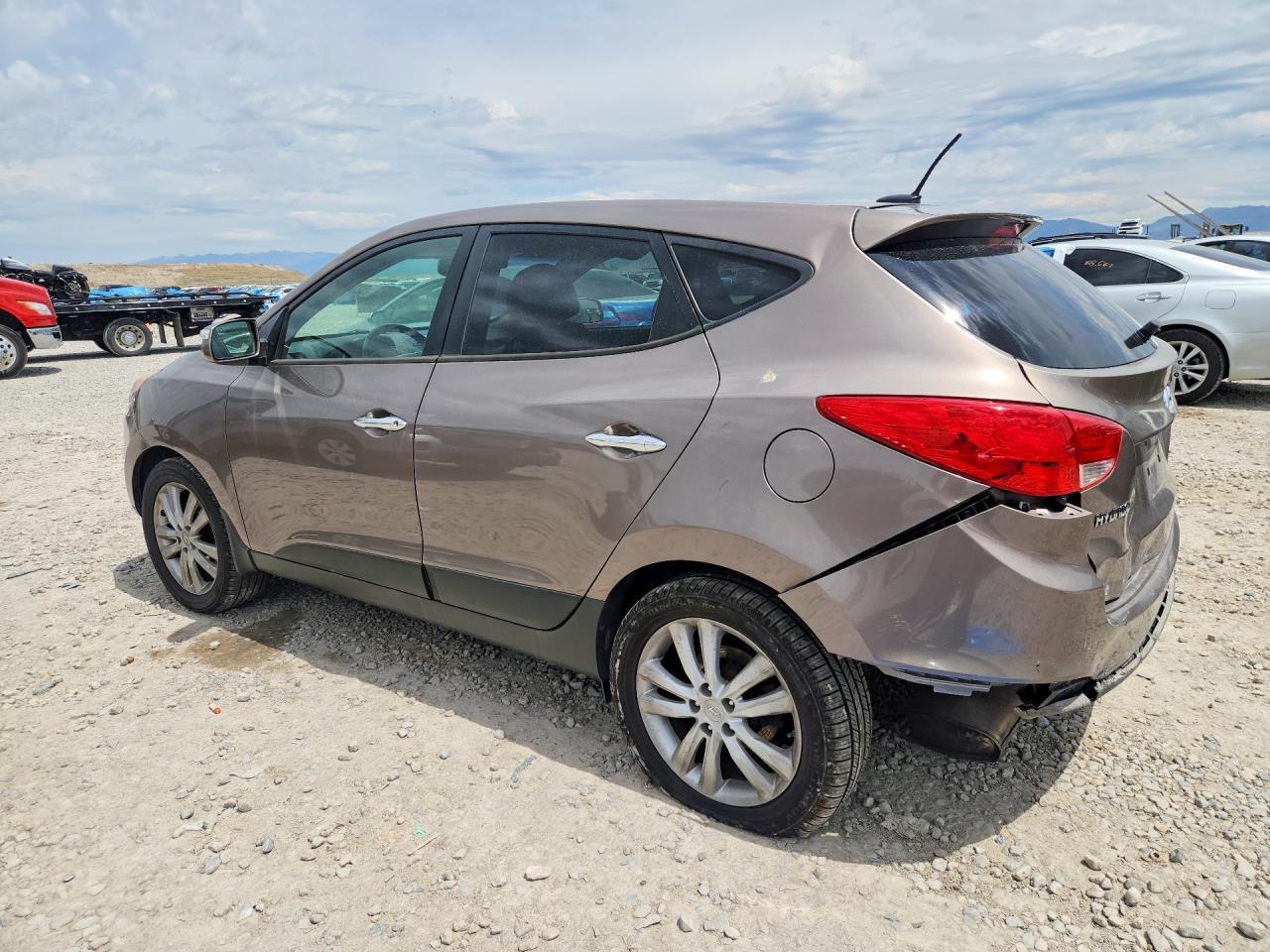 2011 Hyundai Tucson Limited - Image 2